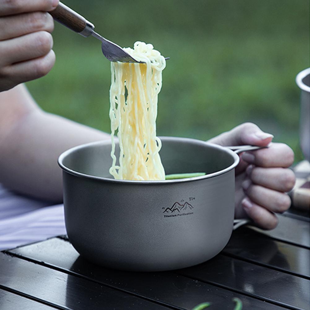 Compacte campingpot van titani - Camping Cooking Noodles recensie en prijs